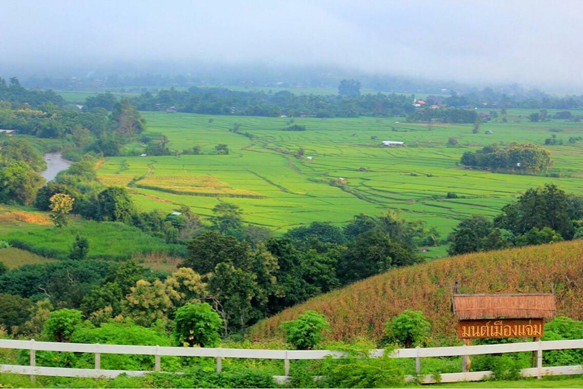 มนต์เมืองแจ่ม Hotel Mae Chaem Luaran gambar
