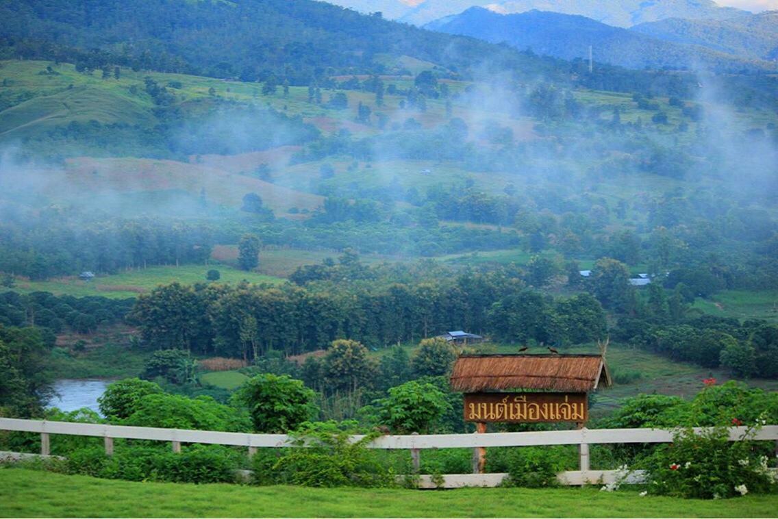 มนต์เมืองแจ่ม Hotel Mae Chaem Luaran gambar