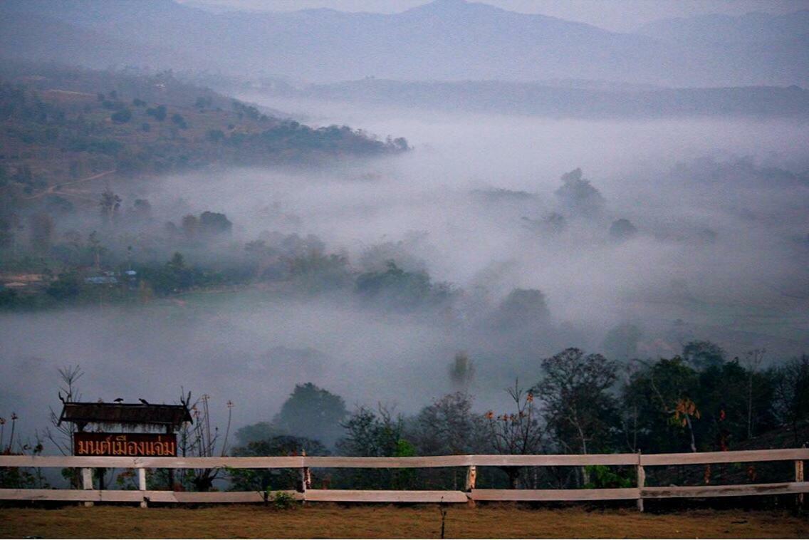 มนต์เมืองแจ่ม Hotel Mae Chaem Luaran gambar