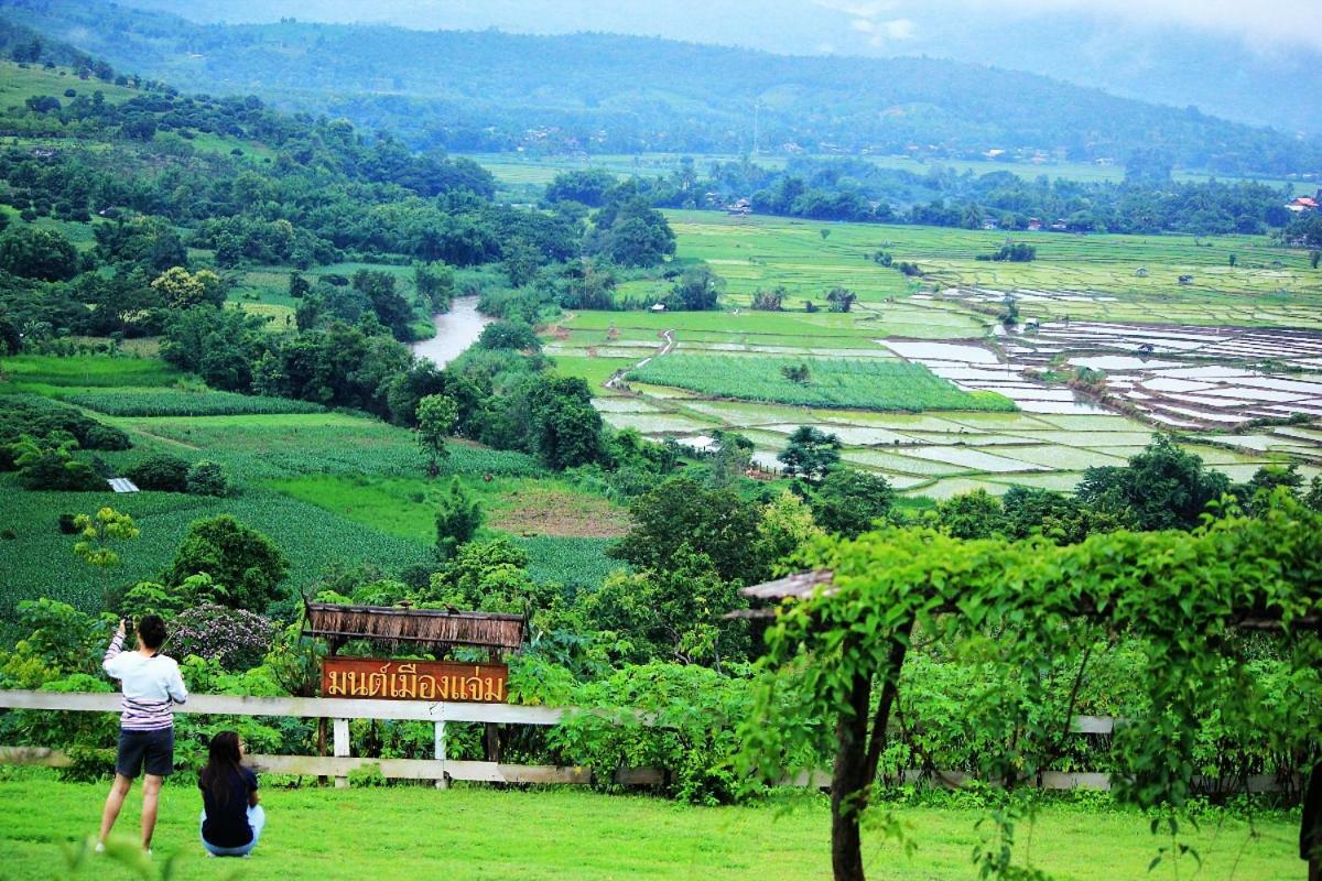 มนต์เมืองแจ่ม Hotel Mae Chaem Luaran gambar