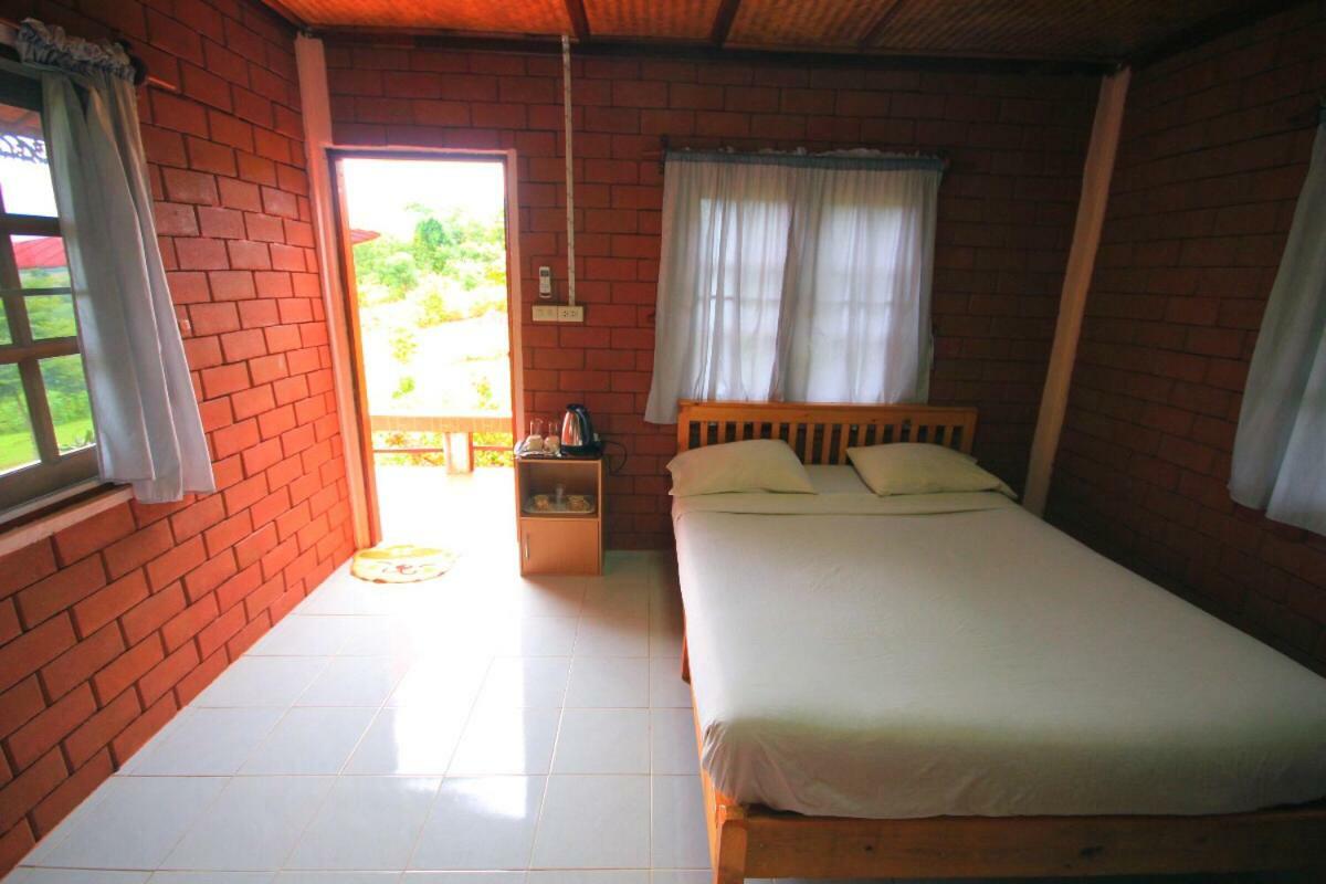 มนต์เมืองแจ่ม Hotel Mae Chaem Luaran gambar