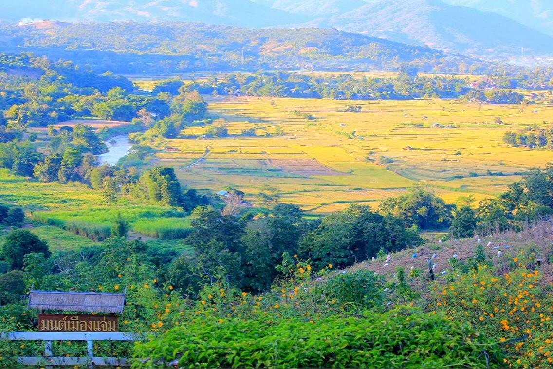 มนต์เมืองแจ่ม Hotel Mae Chaem Luaran gambar